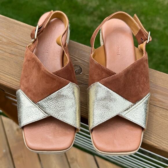 Eric Michael size 8.5 Flip Sandals Camel Suede Metallic Gold Leather Slingback - Picture 2 of 10